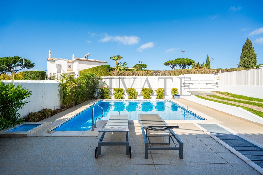 House in Vilamoura, Quarteira, Algarve 2 - 18966471
