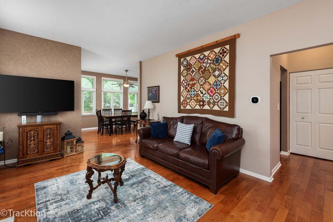 Townhouse in Woodridge, Illinois, United States 4 - 18970237