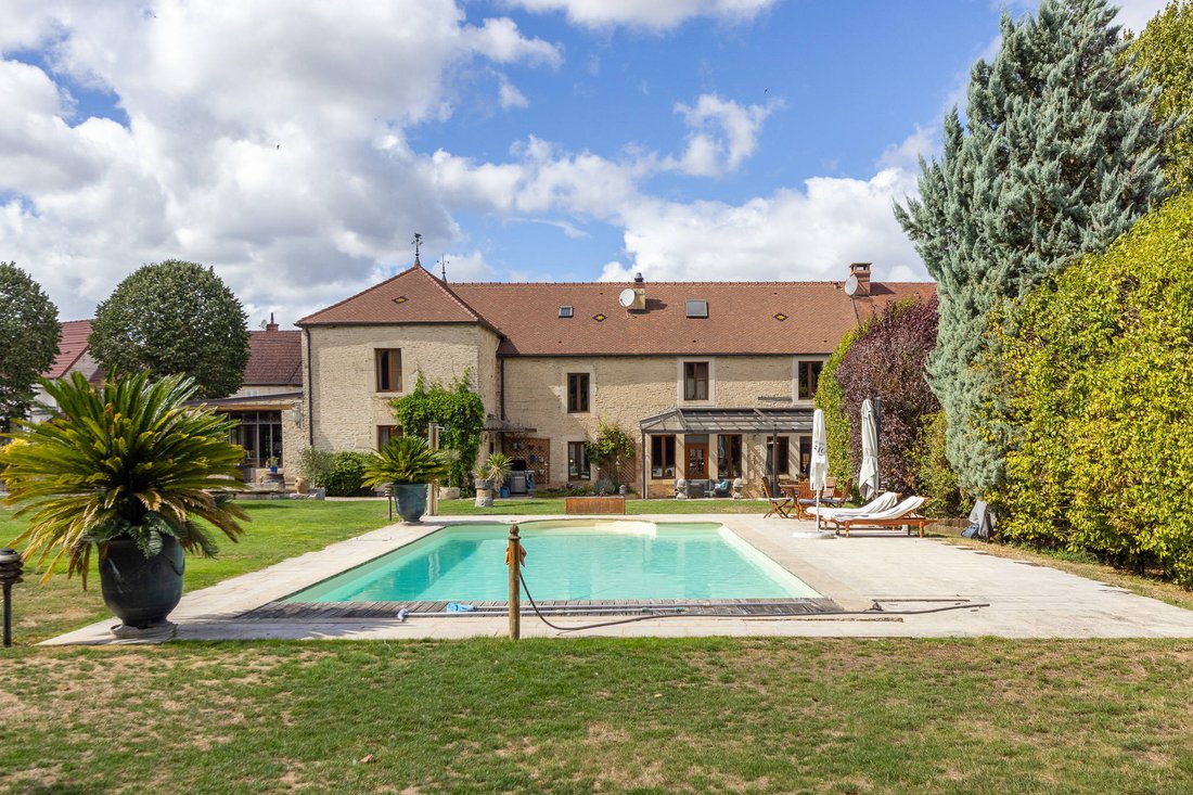 House in Villecomte, Bourgogne – Franche-Comté, France 1 - 18966001