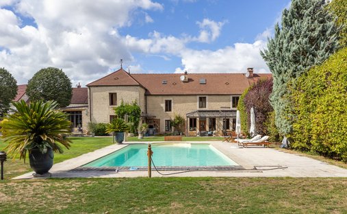 House in Villecomte, Bourgogne – Franche-Comté, France 1