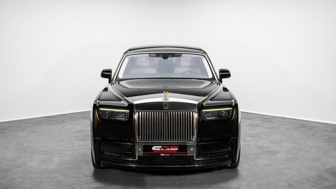 Sedan in Dubai, United Arab Emirates 3 - 18975550