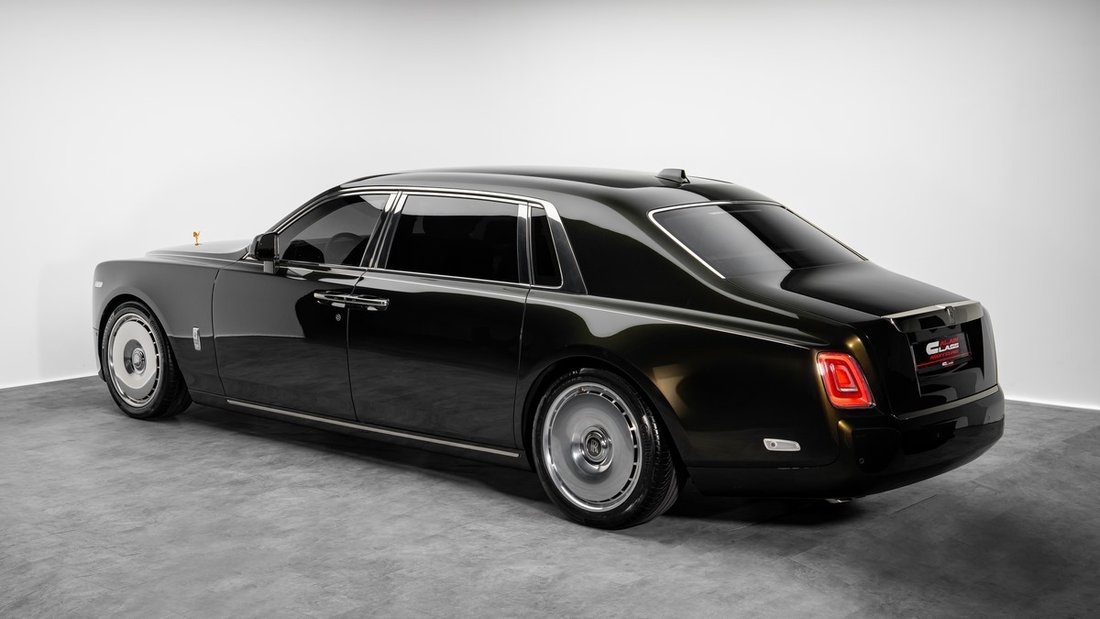 Sedan in Dubai, United Arab Emirates 2 - 18975550