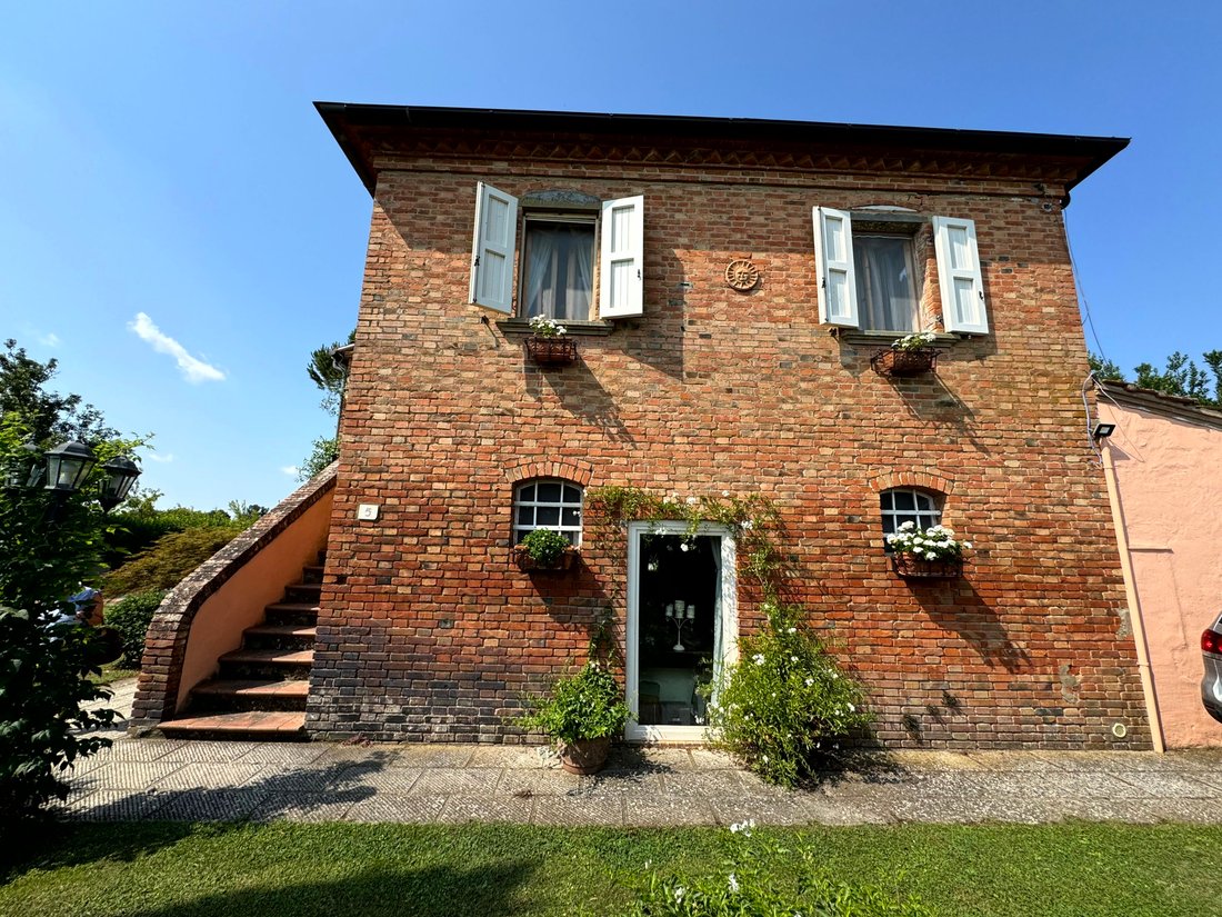 Country House in Foiano della Chiana, Tuscany, Italy 2 - 18979867