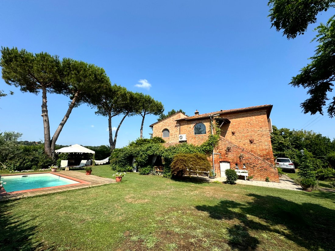 Country House in Foiano della Chiana, Tuscany, Italy 1 - 18979867