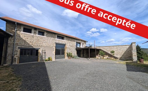 House in Beaujeu, Auvergne-Rhône-Alpes, France 1