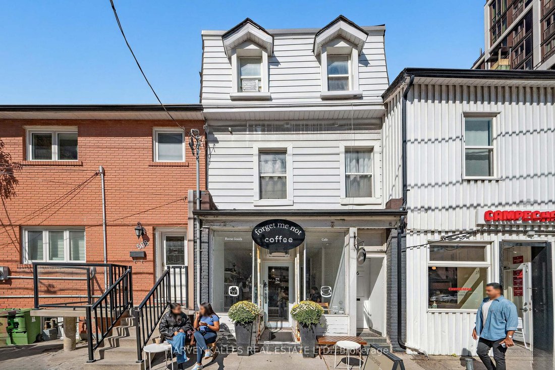 House in Toronto, Ontario, Canada 2 - 18982216