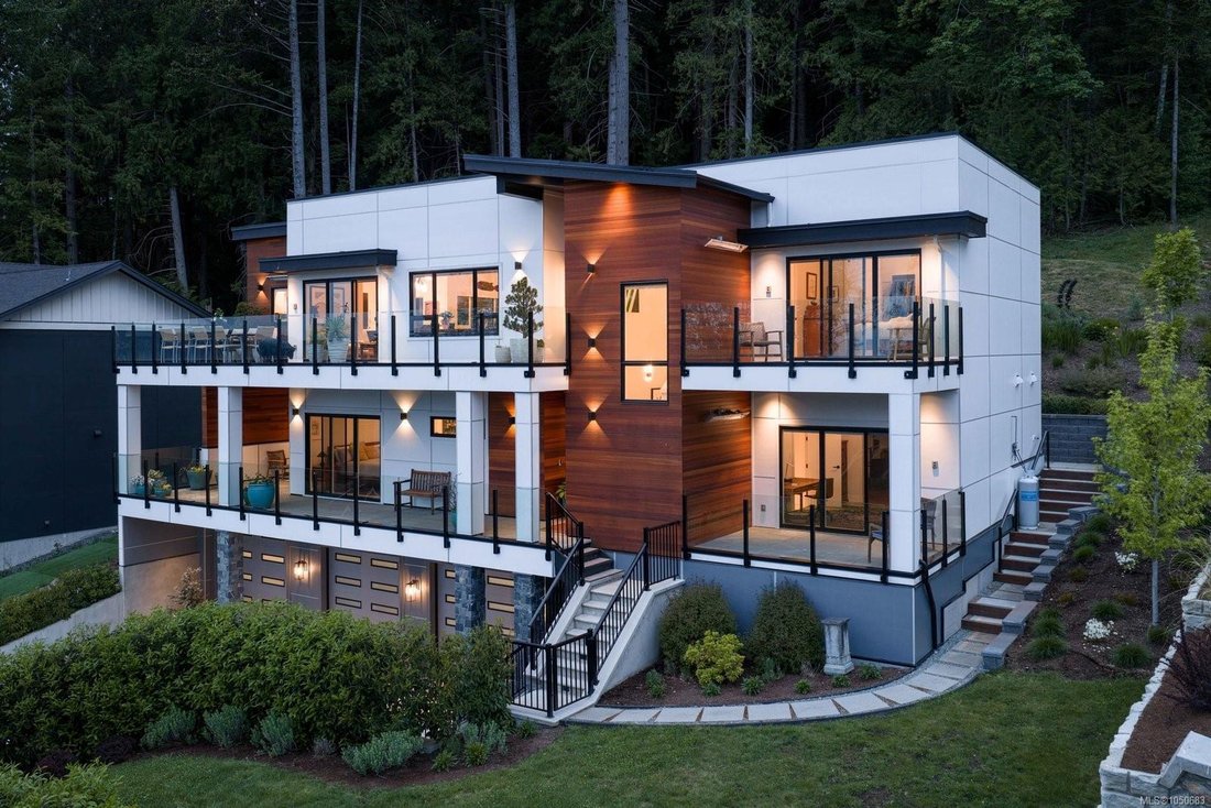 House in North Saanich, British Columbia, Canada 1 - 18982211