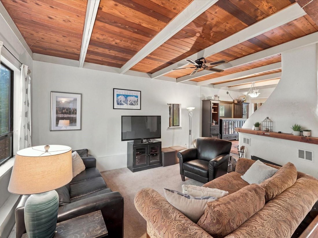 House in Whistler, British Columbia, Canada 3 - 18982150