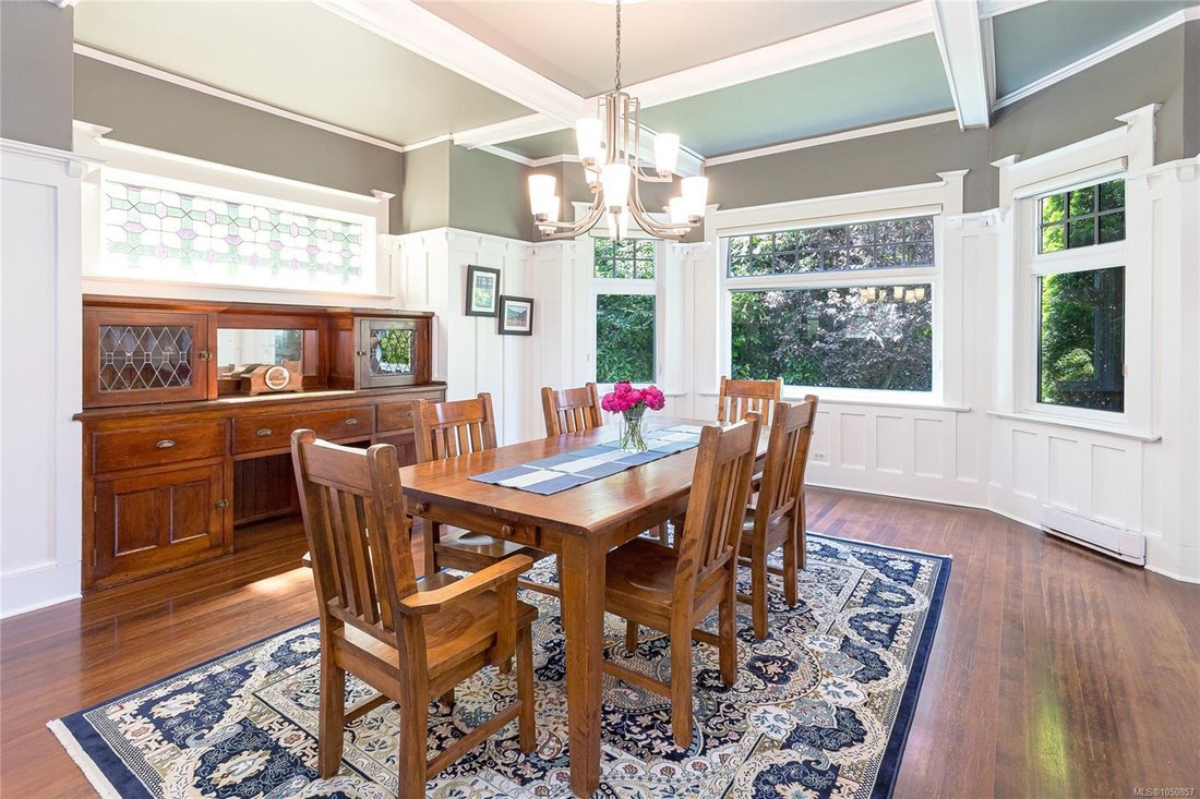 House in Victoria, British Columbia, Canada 5 - 18982215