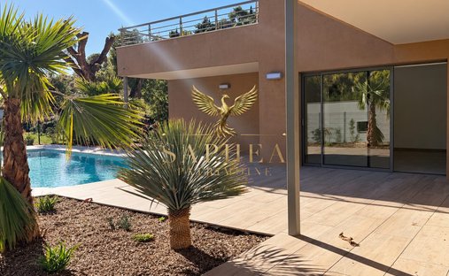 Villa in Le Lavandou, Provence-Alpes-Côte d'Azur, France 1
