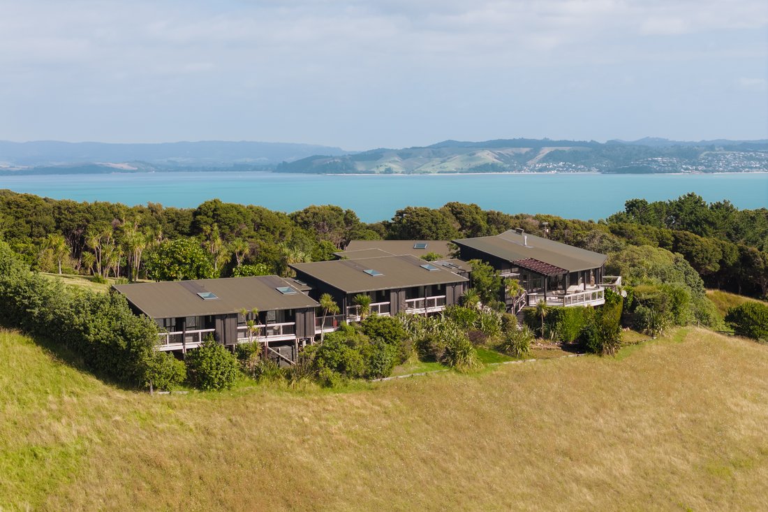 Waiheke Island, Auckland, New Zealand 2 - 18982290