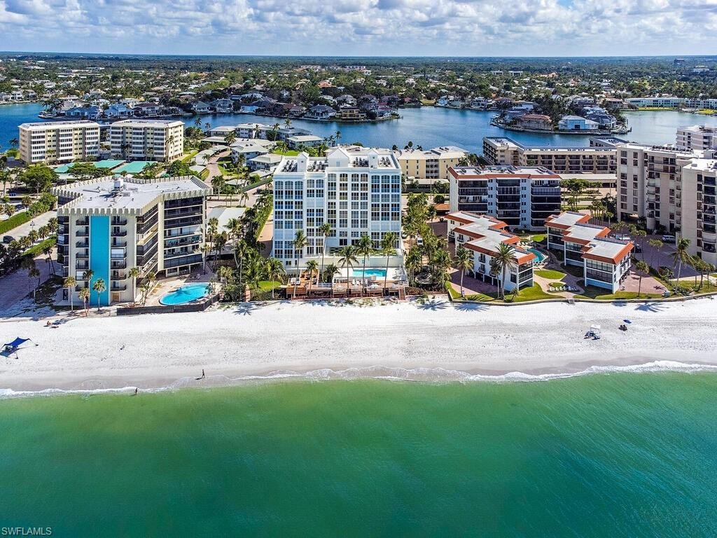 Condo in Naples, Florida, United States 3 - 18982271