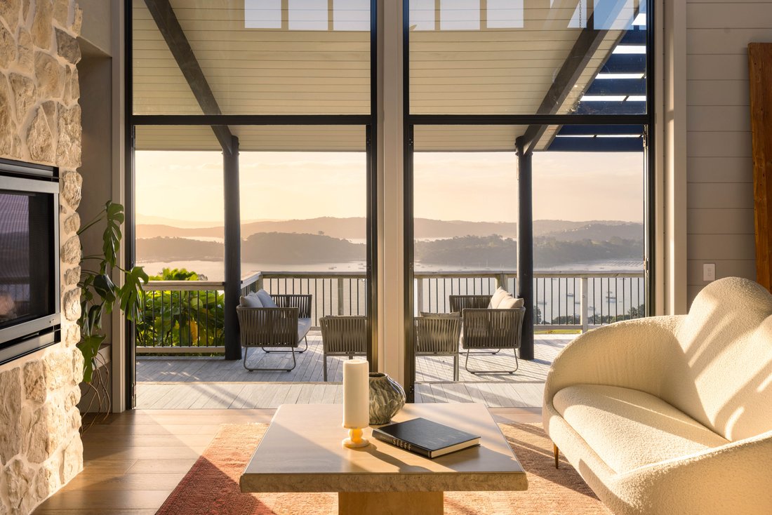 Waiheke Island, Auckland, New Zealand 3 - 18982290