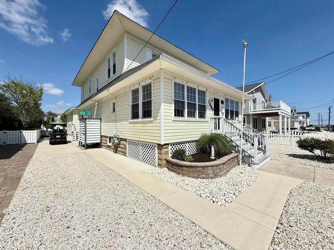 House in Stone Harbor, New Jersey, United States 2 - 18982352