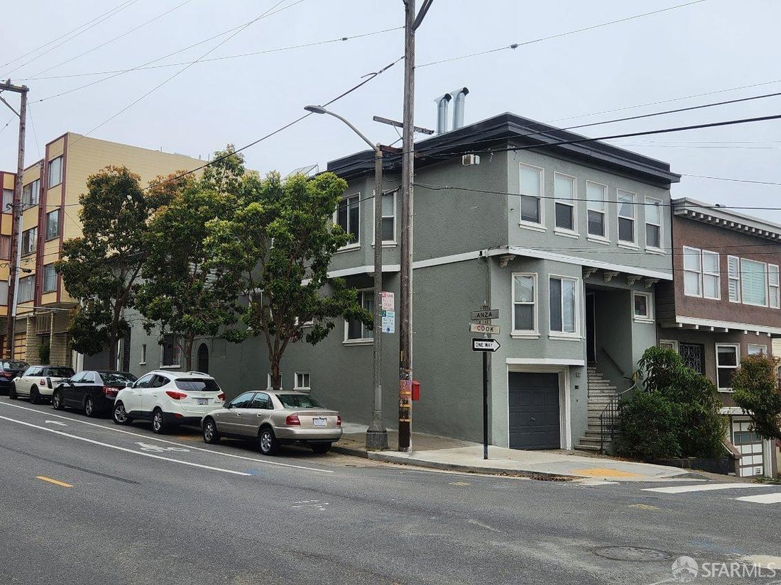 San Francisco, California, United States 1 - 18982370