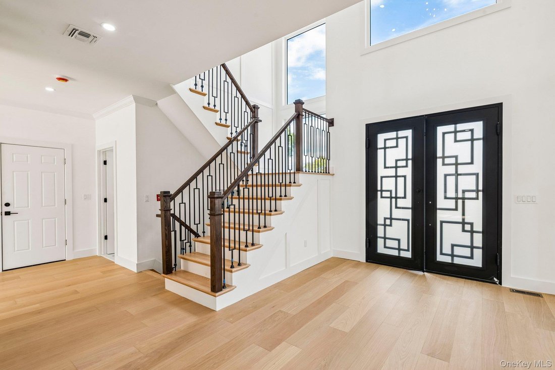 House in Levittown, New York, United States 3 - 18982516