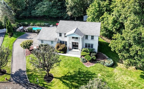 House in Valley Cottage, New York, United States 1