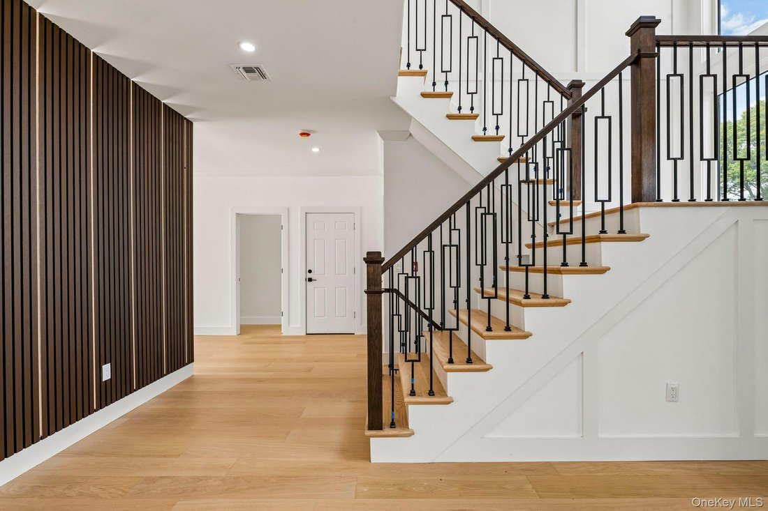 House in Levittown, New York, United States 5 - 18982516