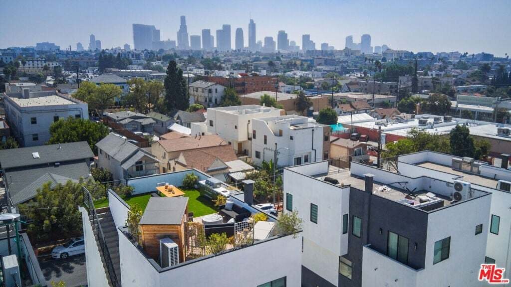 House in Los Angeles, California, United States 5 - 18982545
