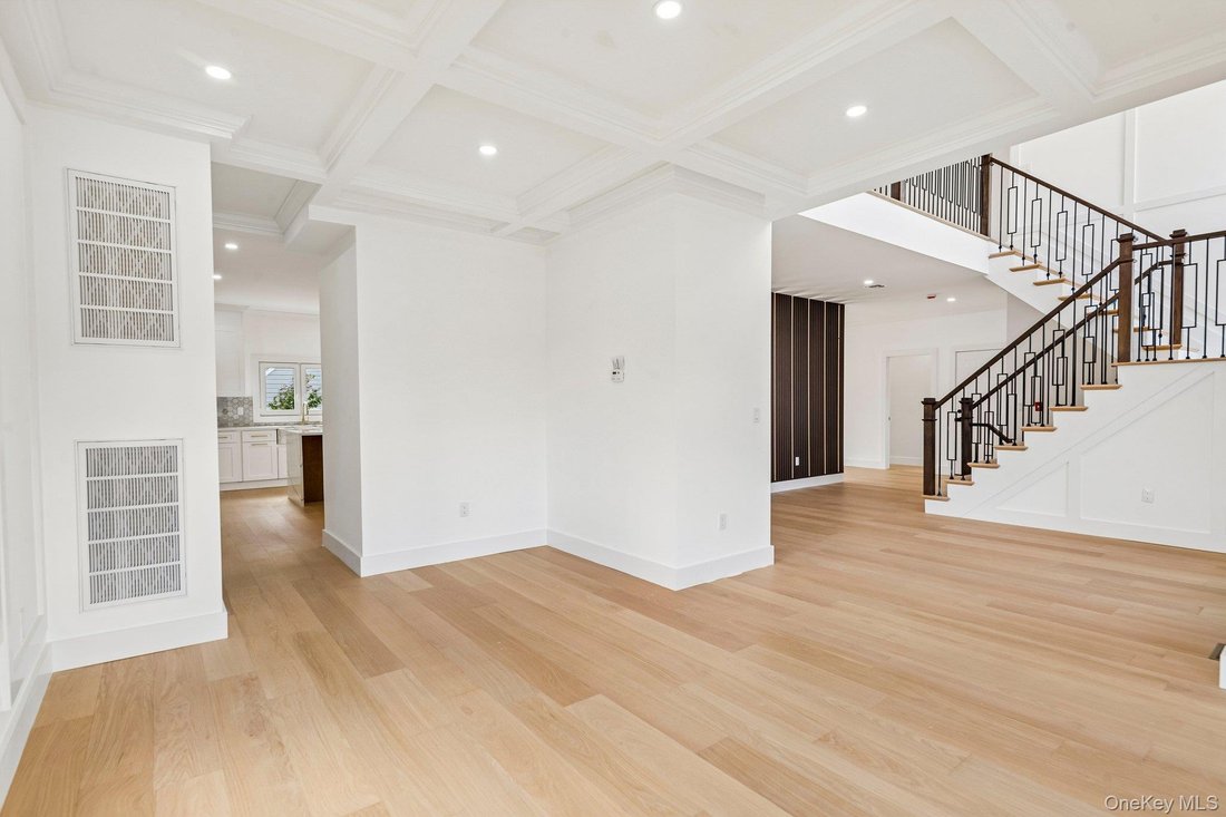 House in Levittown, New York, United States 4 - 18982516