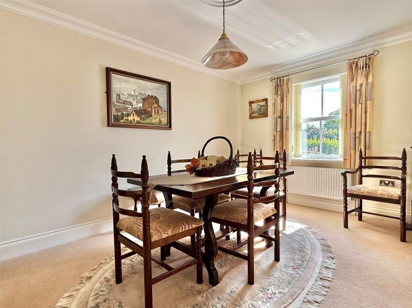 Haus in Milford-on-Sea, England 5 - 18982812