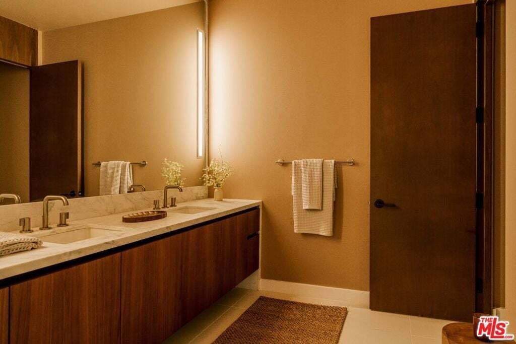 Condo in Los Angeles, California, United States 4 - 18982534
