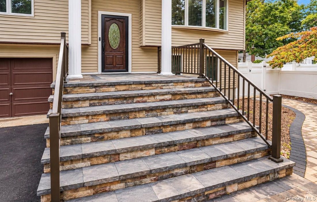 House in Smithtown, New York, United States 5 - 18982536
