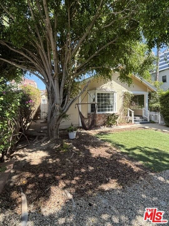 Santa Monica, California, United States 2 - 18982541