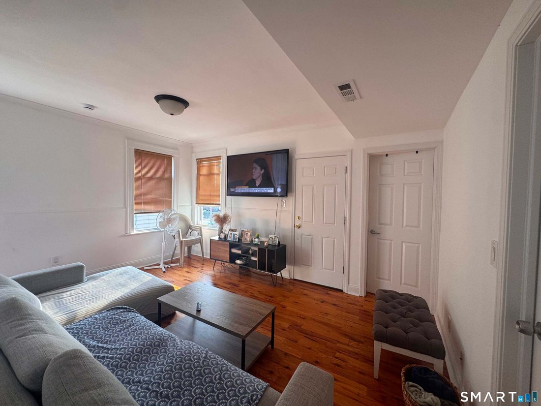 House in Bridgeport, Connecticut, United States 4 - 18982414