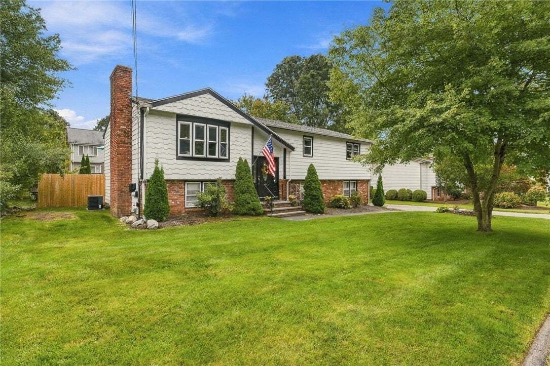 House in Johnston, Rhode Island, United States 1 - 18982437