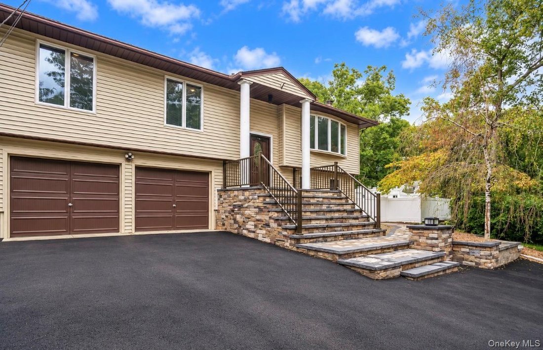 House in Smithtown, New York, United States 4 - 18982536