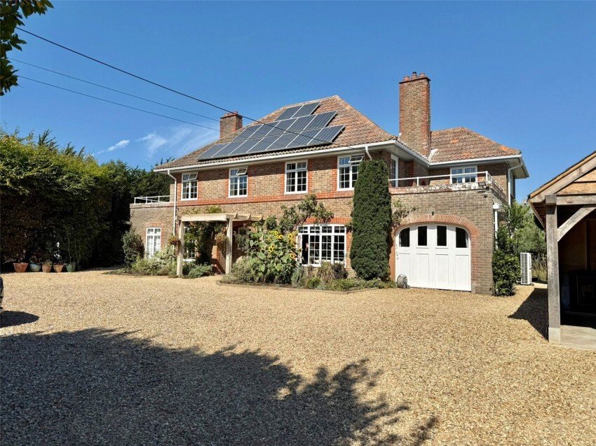 House in Milford on Sea, England 2 - 18982585