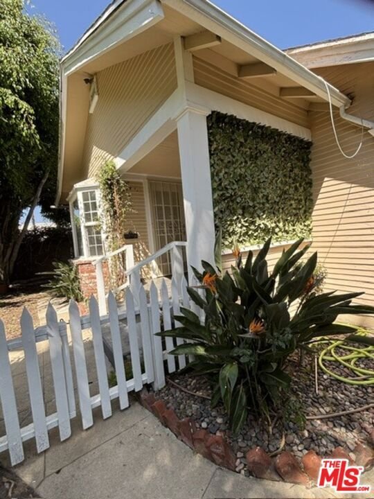 Santa Monica, California, United States 4 - 18982541