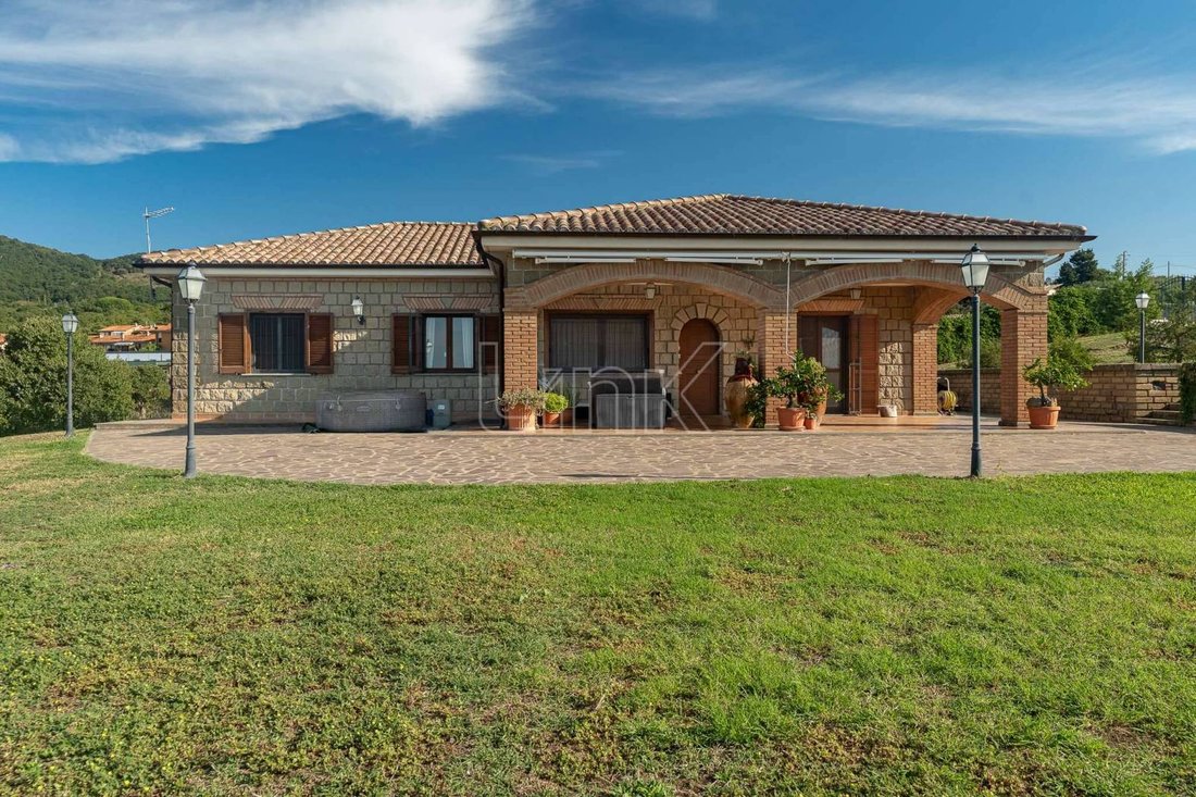 Villa in Trevignano Romano, Lazio, Italy 4 - 18982442