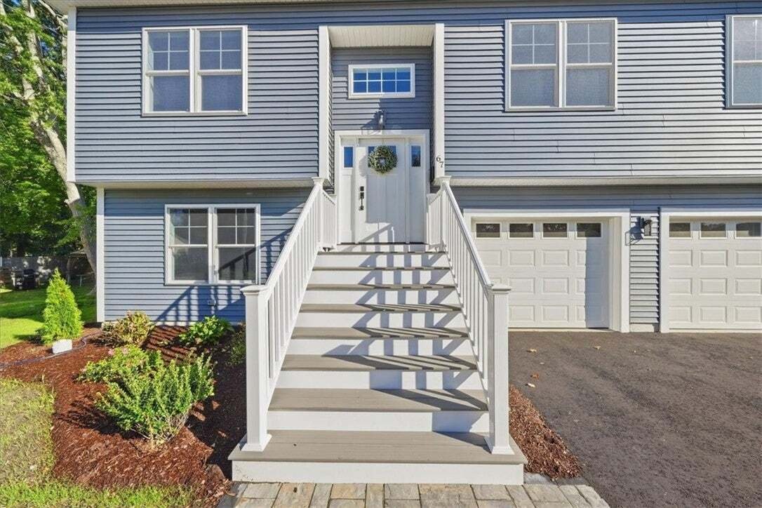 House in Warwick, Rhode Island, United States 3 - 18982451