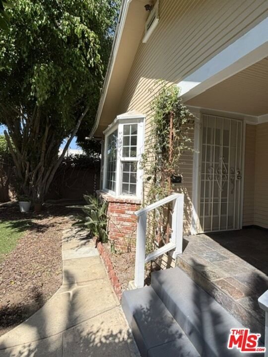 Santa Monica, California, United States 5 - 18982541