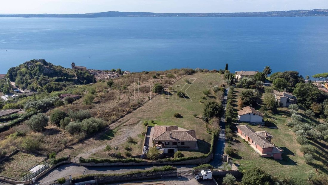 Villa in Trevignano Romano, Lazio, Italy 2 - 18982442