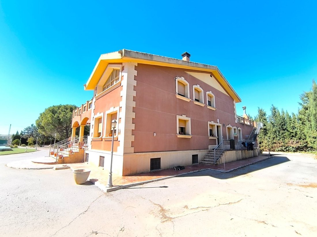 Villa in Yecla, Región de Murcia, Spain 3 - 18983222