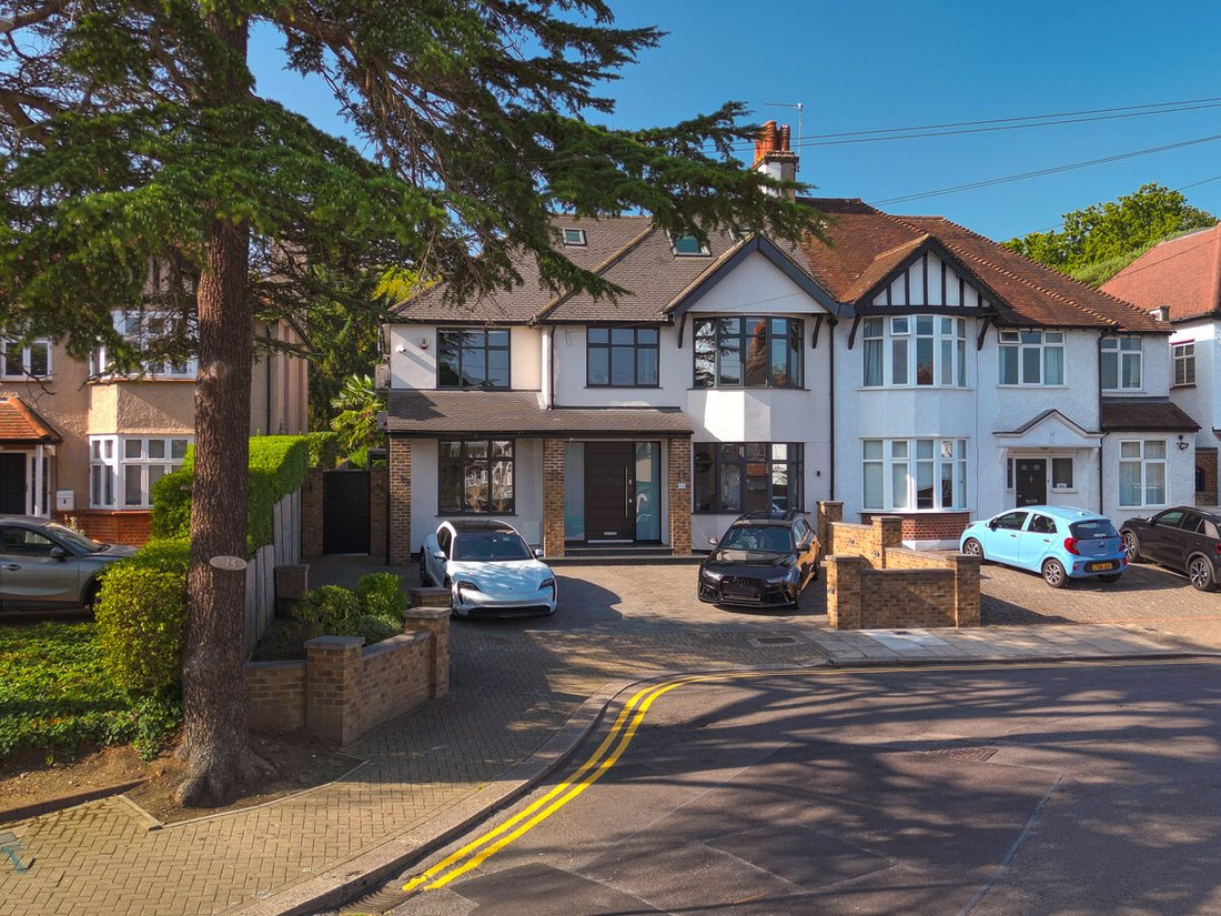 House in Canons Park, Harrow, England 2 - 18982837