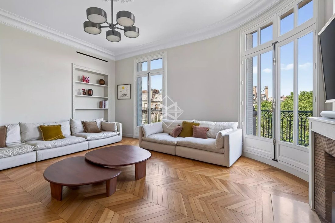 Apartment in Triangle d'Or, Paris 8e Arrondissement, Paris 2 - 18982892