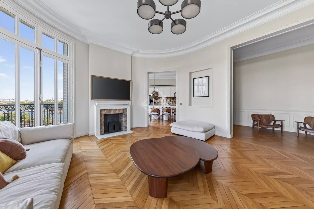 Apartment in Triangle d'Or, Paris 8e Arrondissement, Paris 5 - 18982892