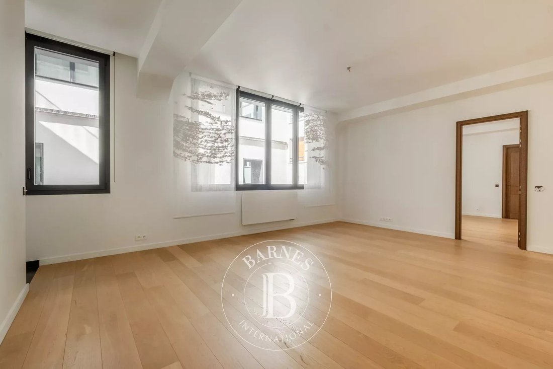 Apartment in Saint Thomas d'Aquin, Paris 7e Arrondissement, Paris 2 - 15098481
