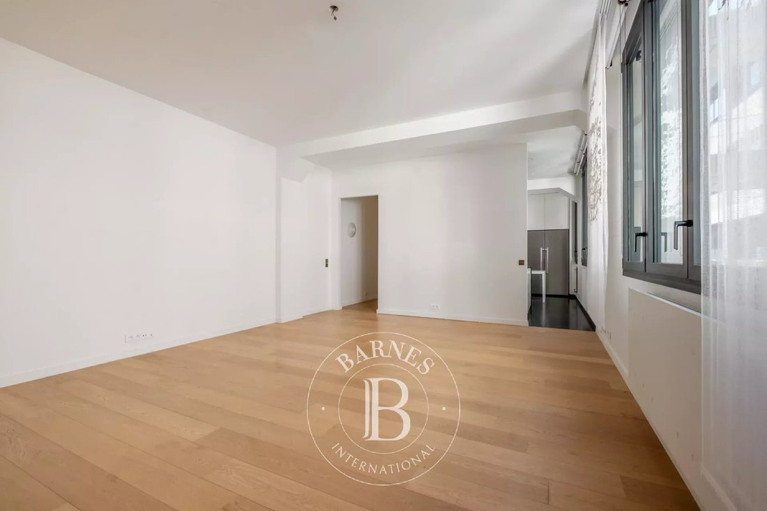Apartment in Saint Thomas d'Aquin, Paris 7e Arrondissement, Paris 3 - 15098481