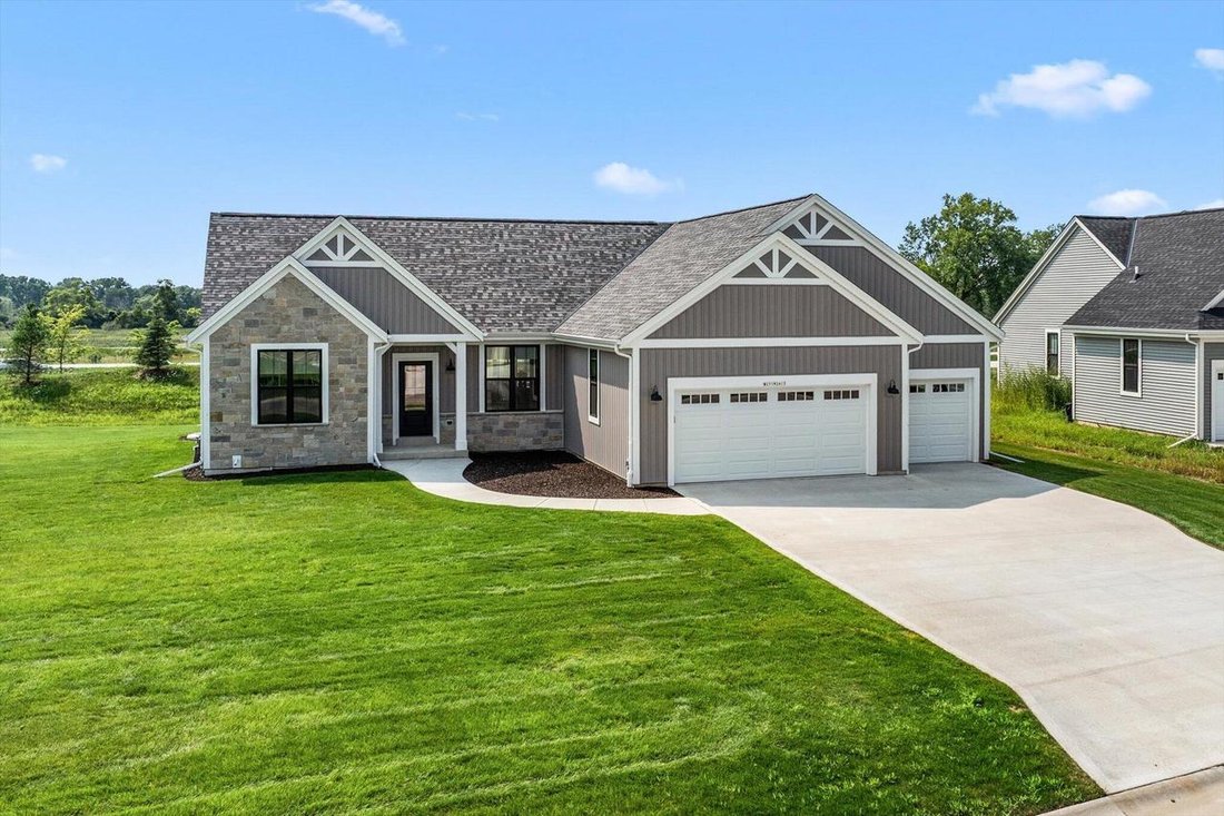 House in Pewaukee, Wisconsin, United States 1 - 18982608