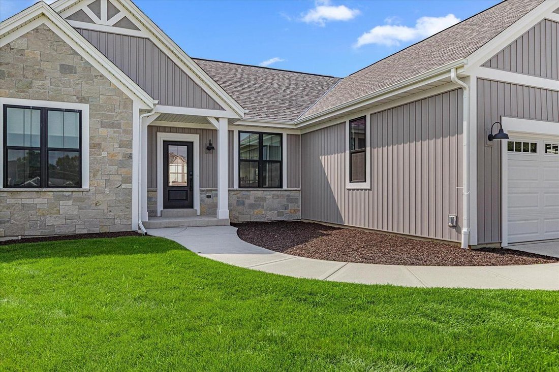 House in Pewaukee, Wisconsin, United States 2 - 18982608