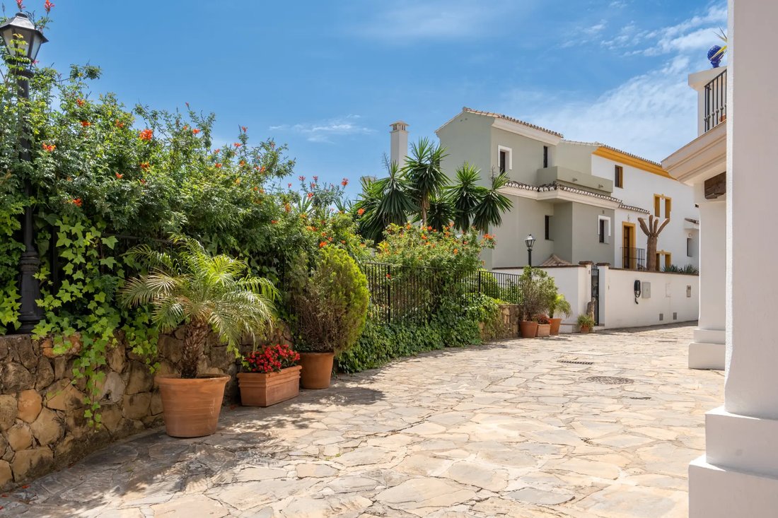 Townhouse in Golden Mile, Andalusia, Spain 2 - 18983071