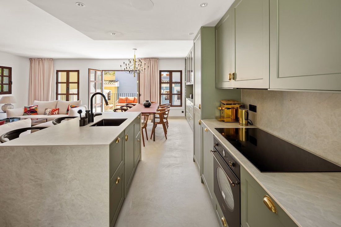 Townhouse in Golden Mile, Andalusia, Spain 3 - 18983069