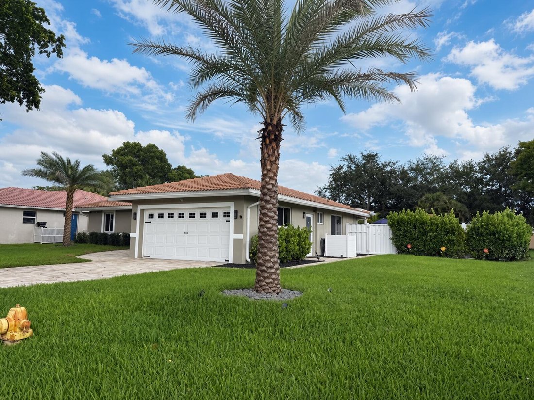 House in Coral Springs, Florida, United States 3 - 18982773