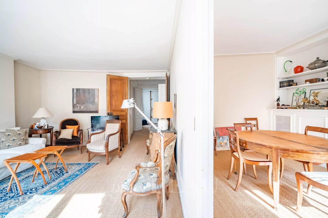 Apartment in Saint Thomas d'Aquin, Paris 7e Arrondissement, Paris 5 - 18982694
