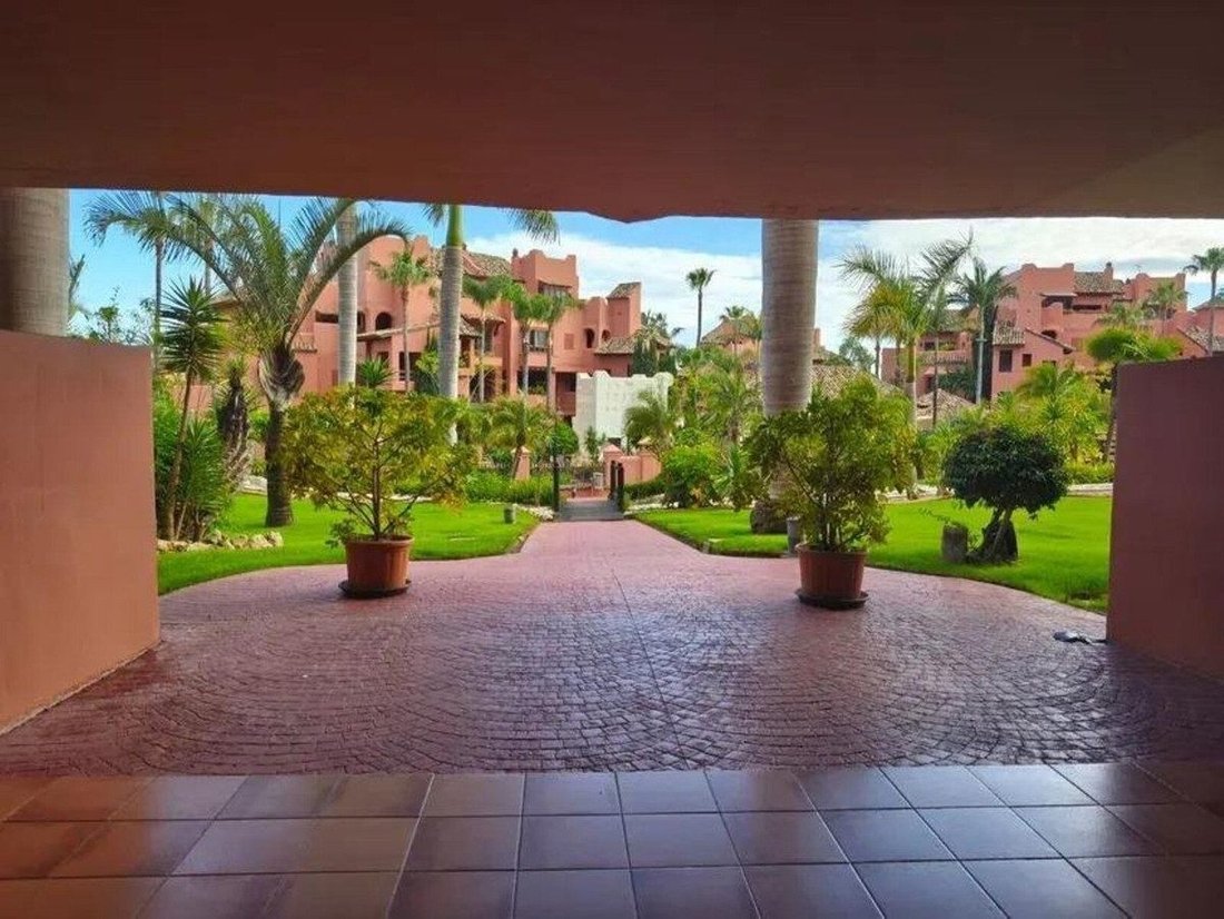 Apartment in Gualdalmansa, Estepona, Andalusia 3 - 18982893